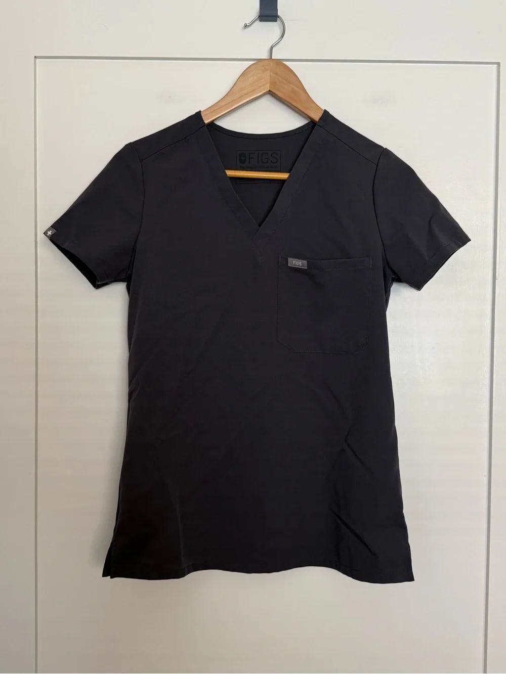 Figs Scrubs Top Catarina One-Pocket Womens Sz XXS Charcoal Medical Nurse PO1576